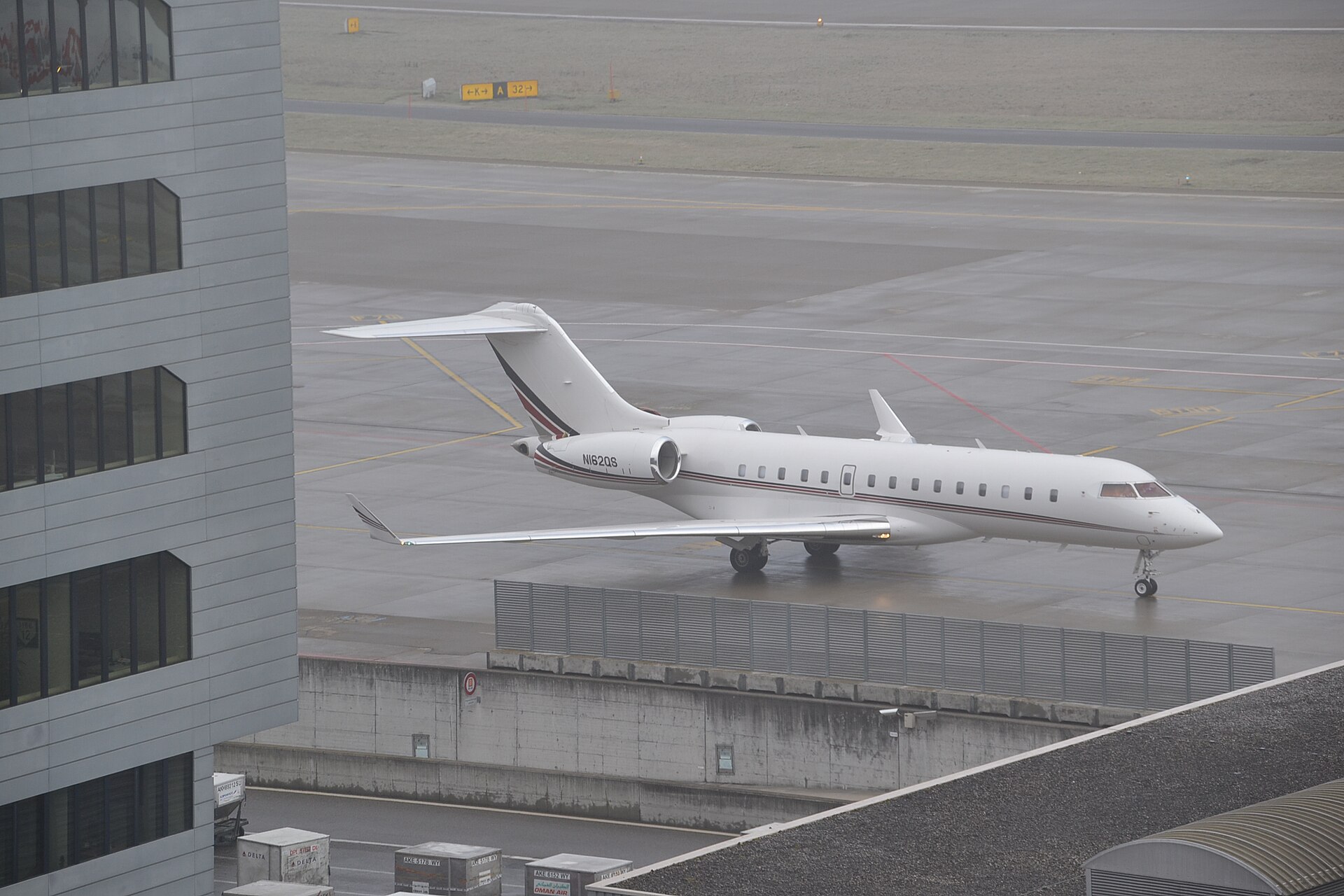 N162QS — Bombardier