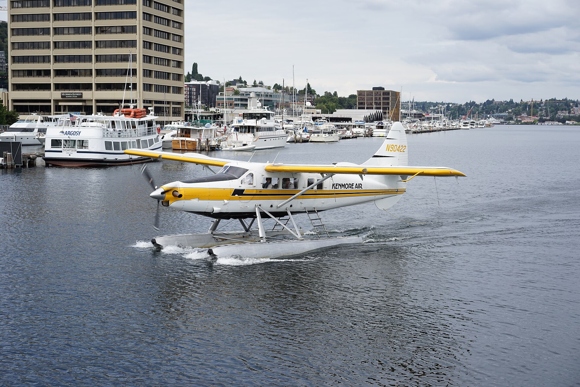 N90422 — De Havilland