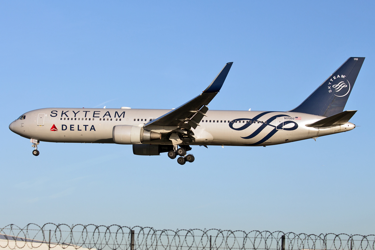 N175DZ — Boeing