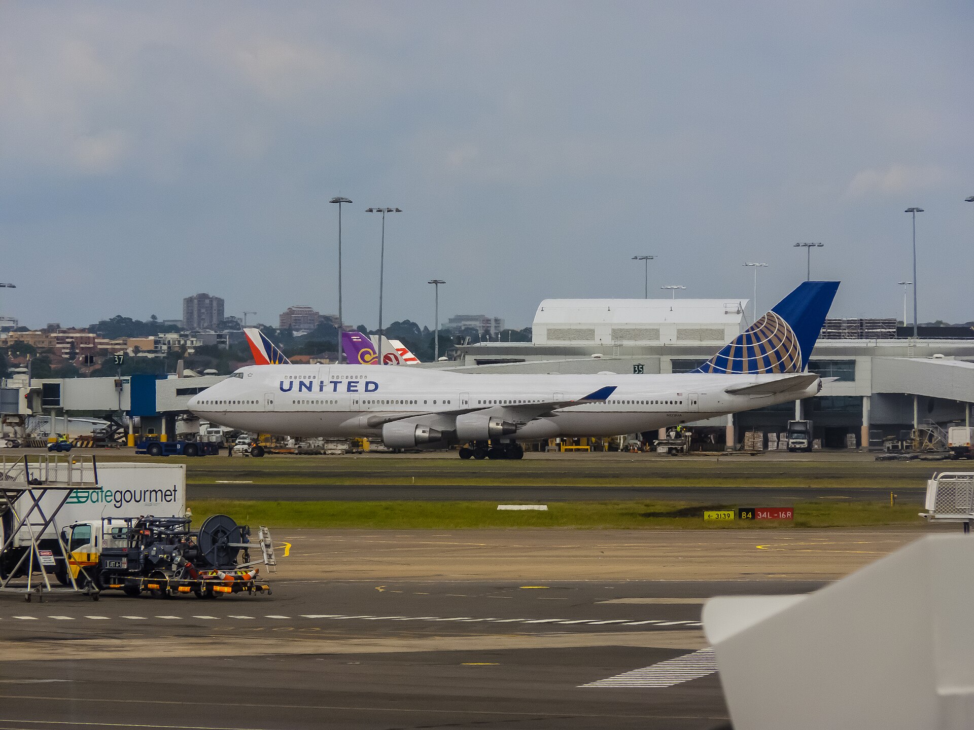 N175UA — Boeing