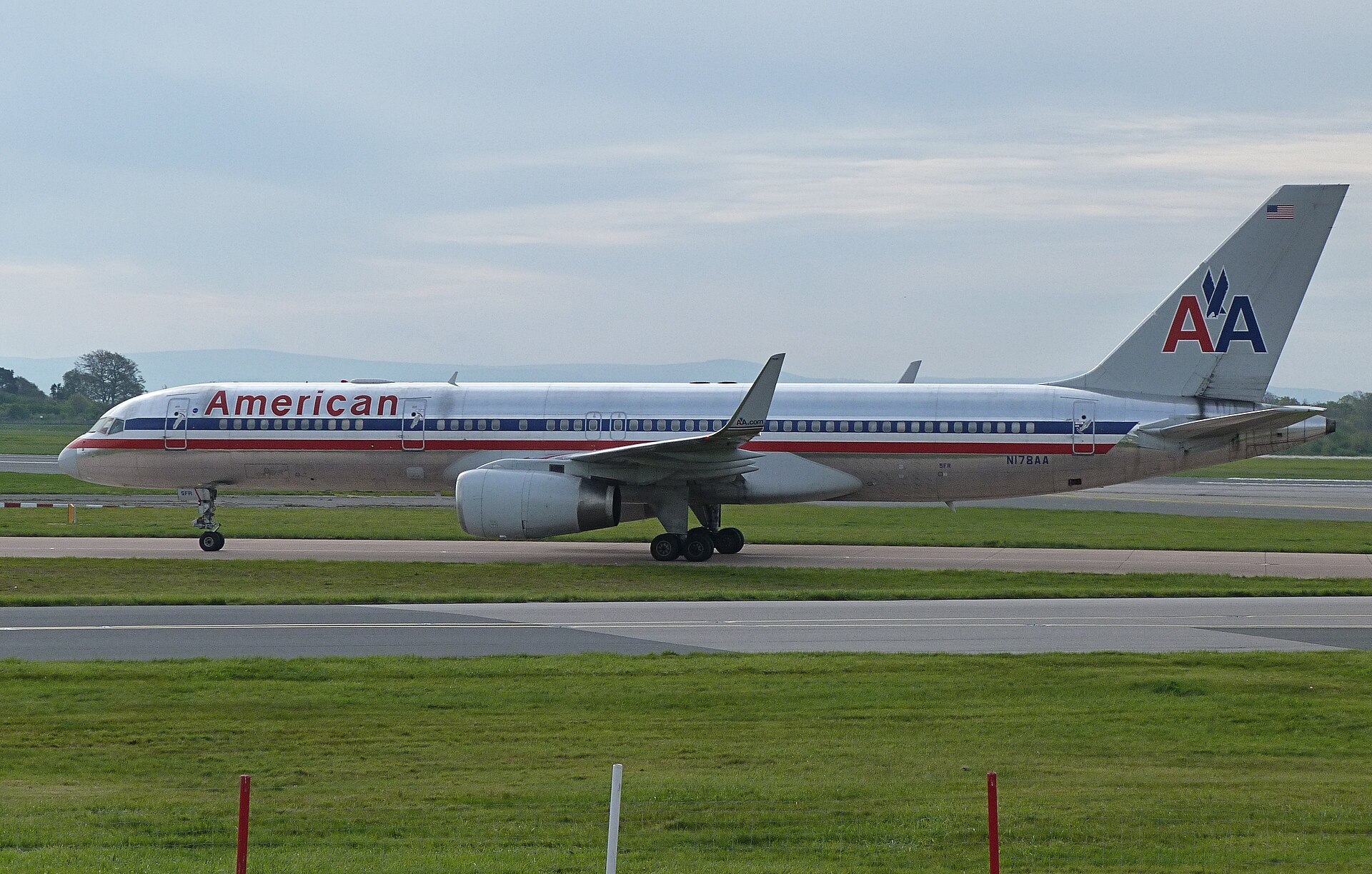 N178AA — Twin-engine aircraft
