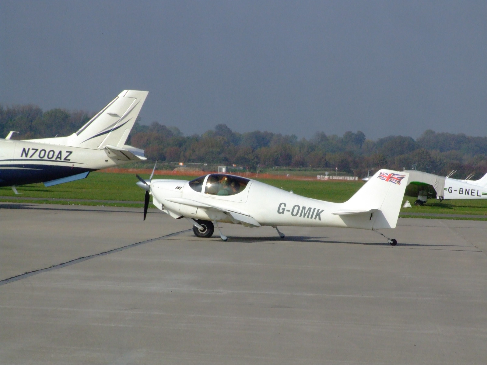 G-OMIK — Single-engine aircraft