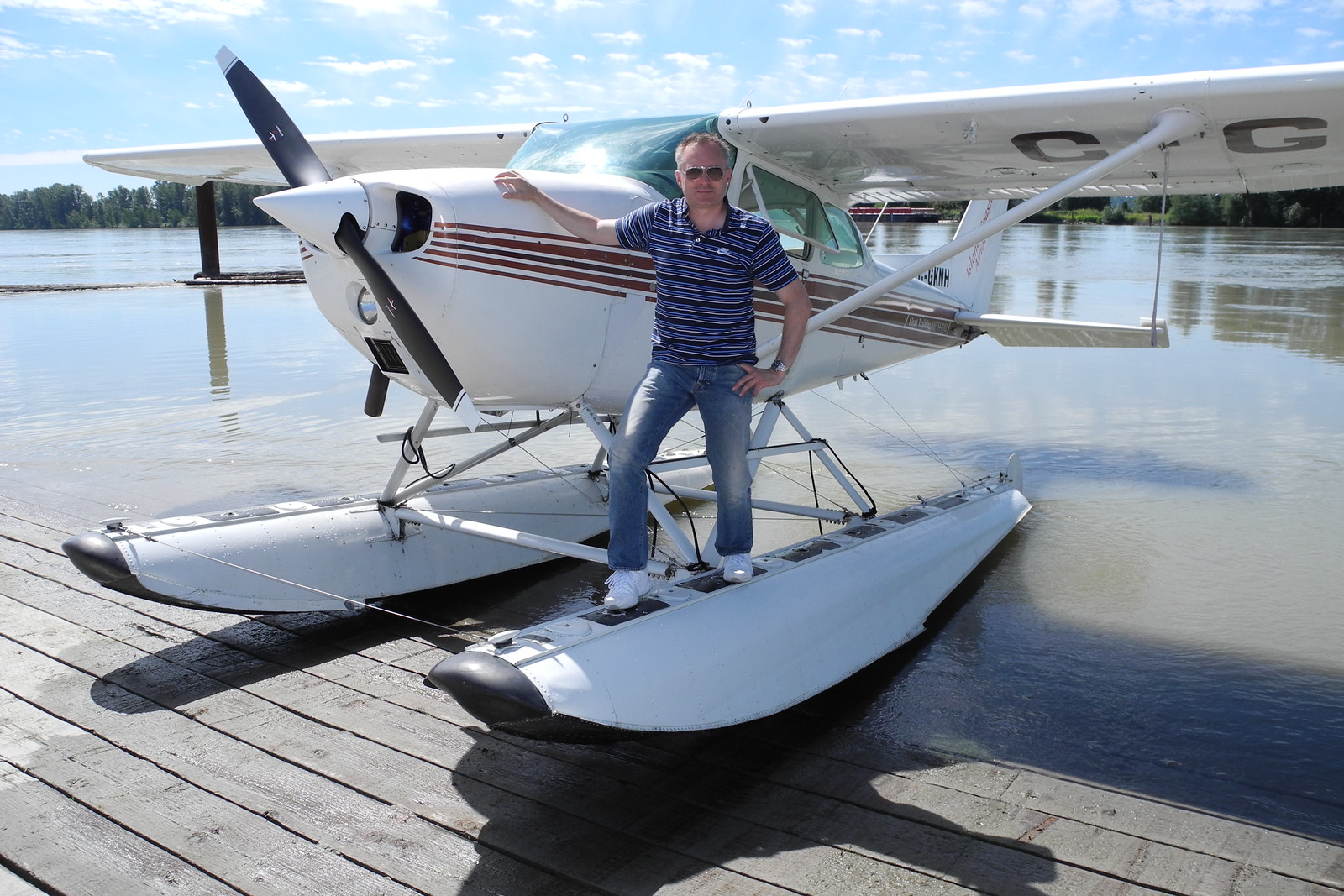 C-GKNH — Cessna