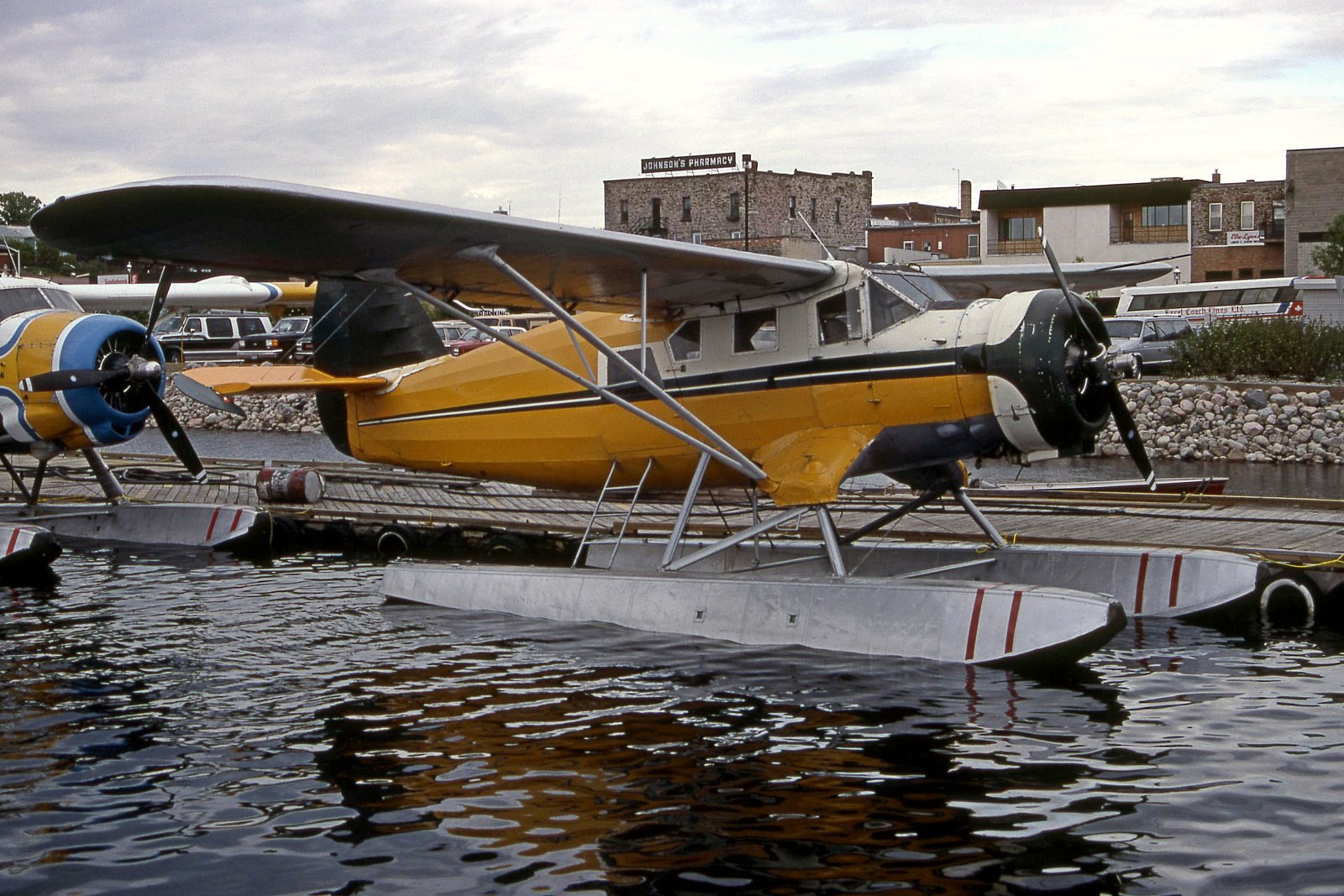 C-FLZO — Floatplane