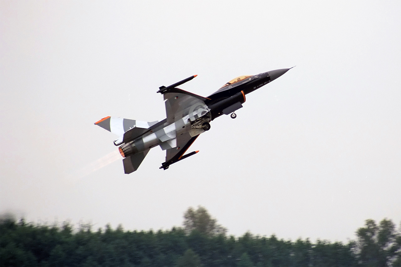  — Single-engine aircraft