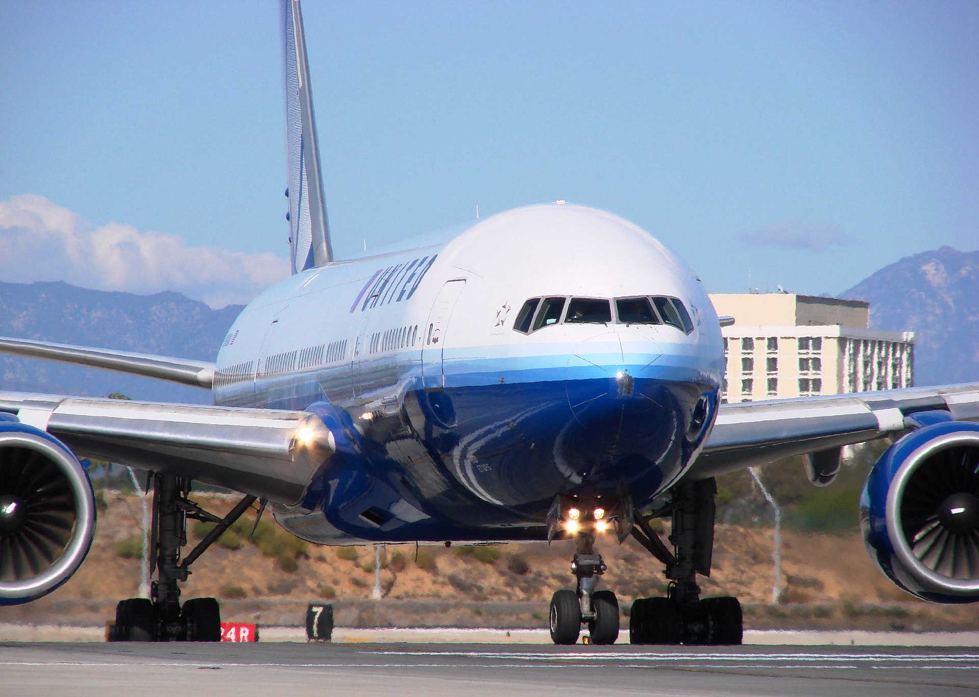 N209UA — Boeing