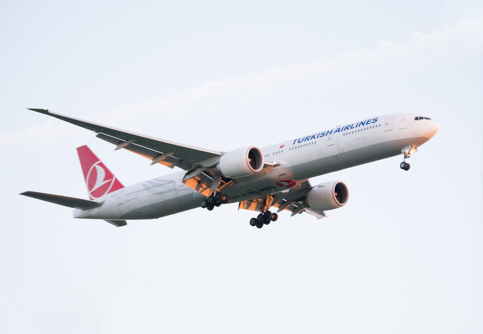TC-JOB — Twin-engine aircraft