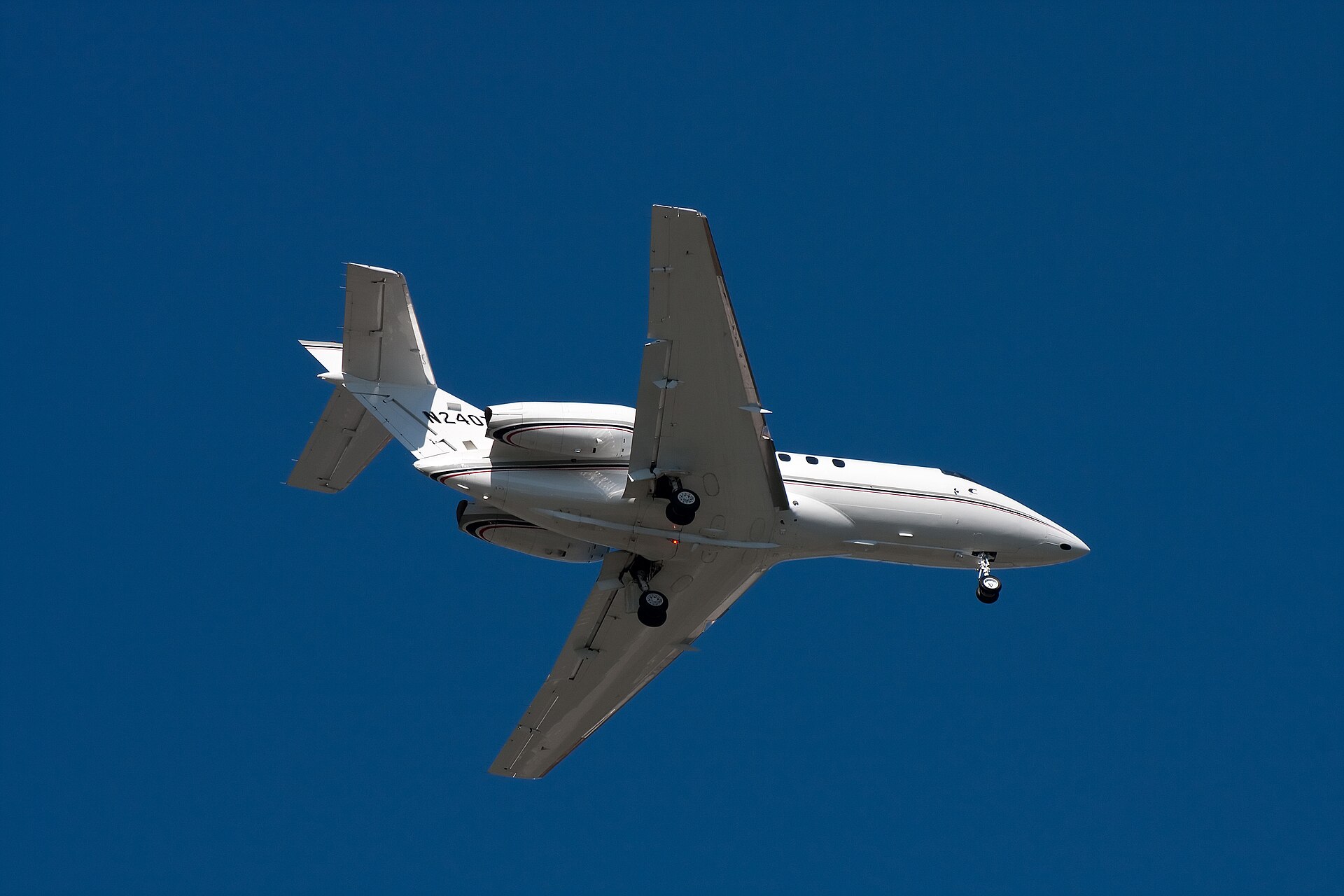 N240Z — Business jet