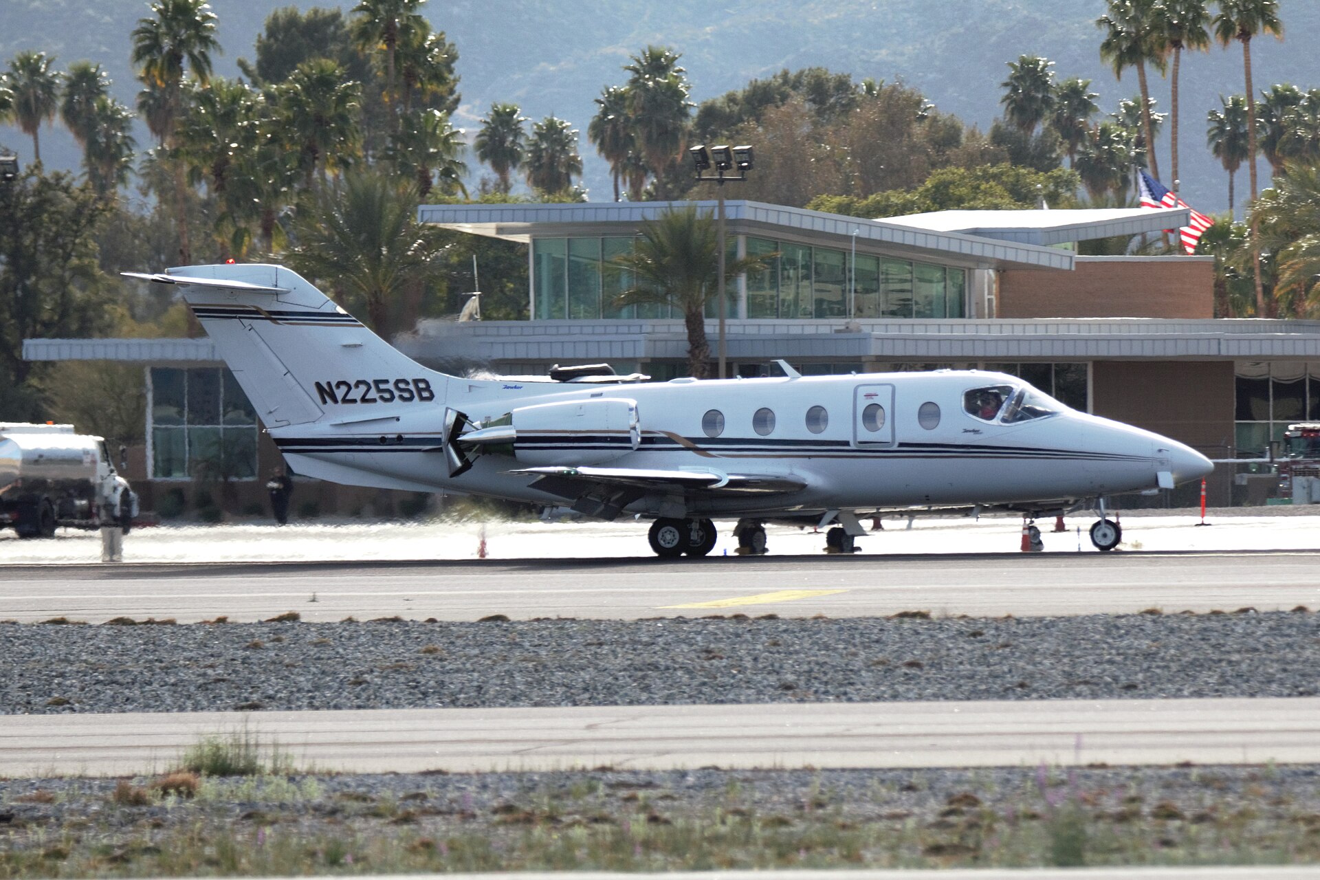 N225SB — Beech