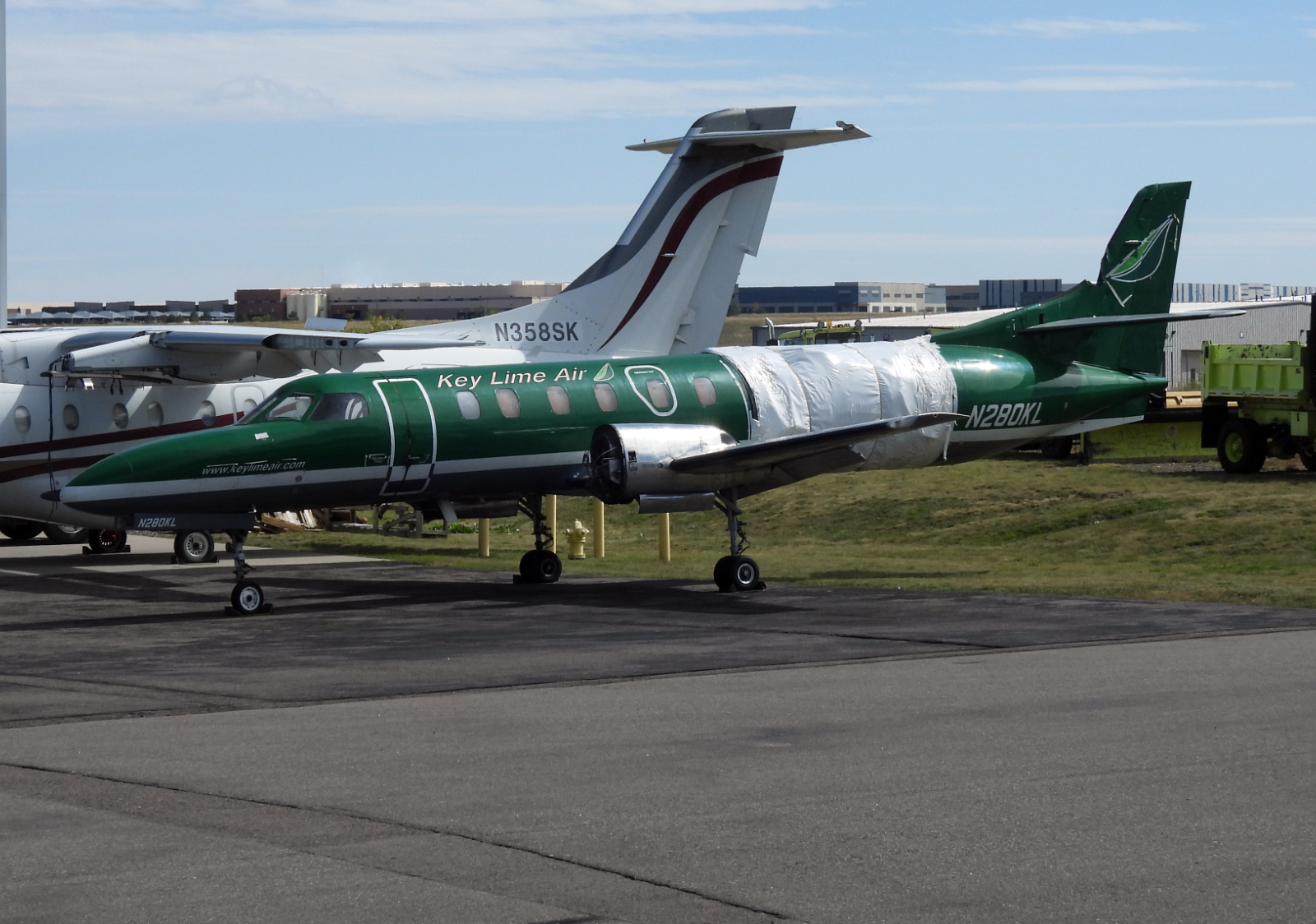 N280KL — Twin-engine aircraft