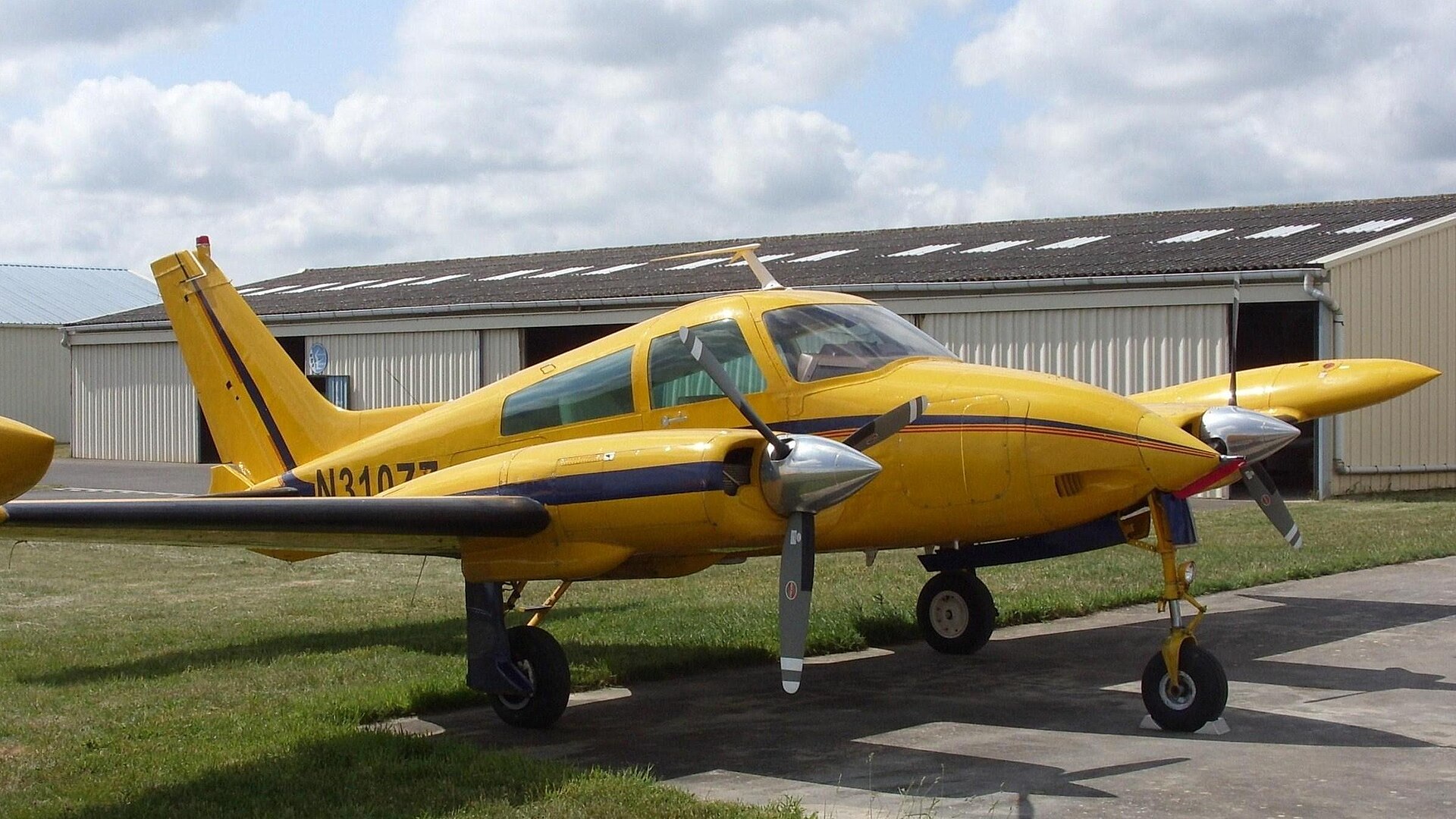 N310ZZ — Twin-engine aircraft