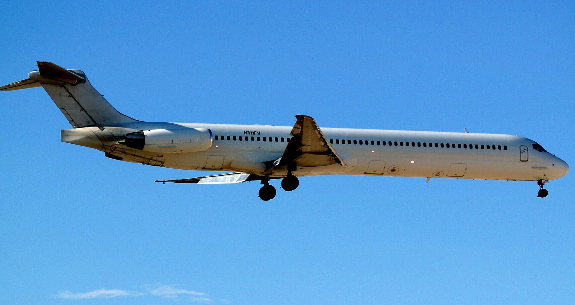 N311FV — Douglas