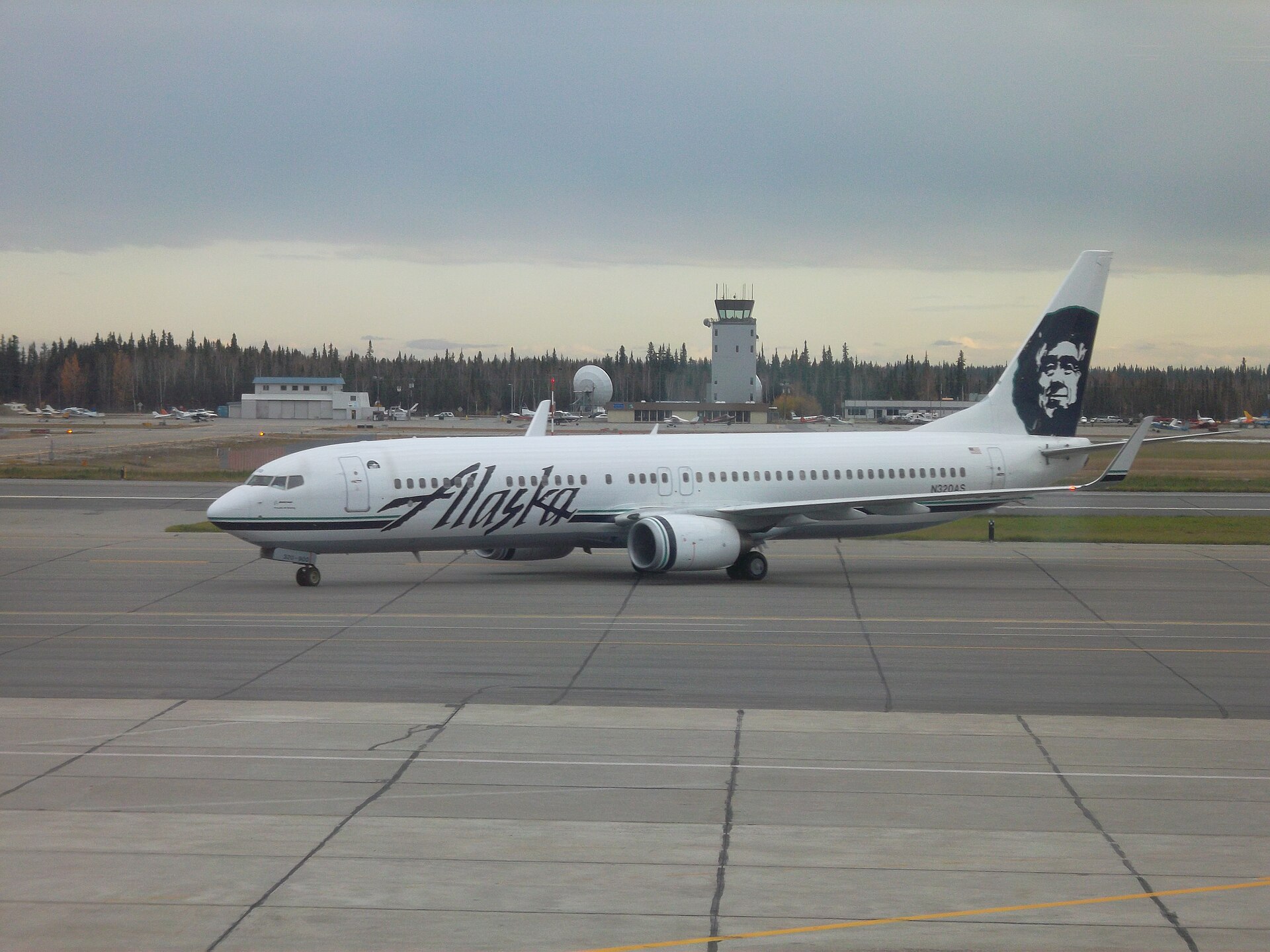N320AS — Boeing
