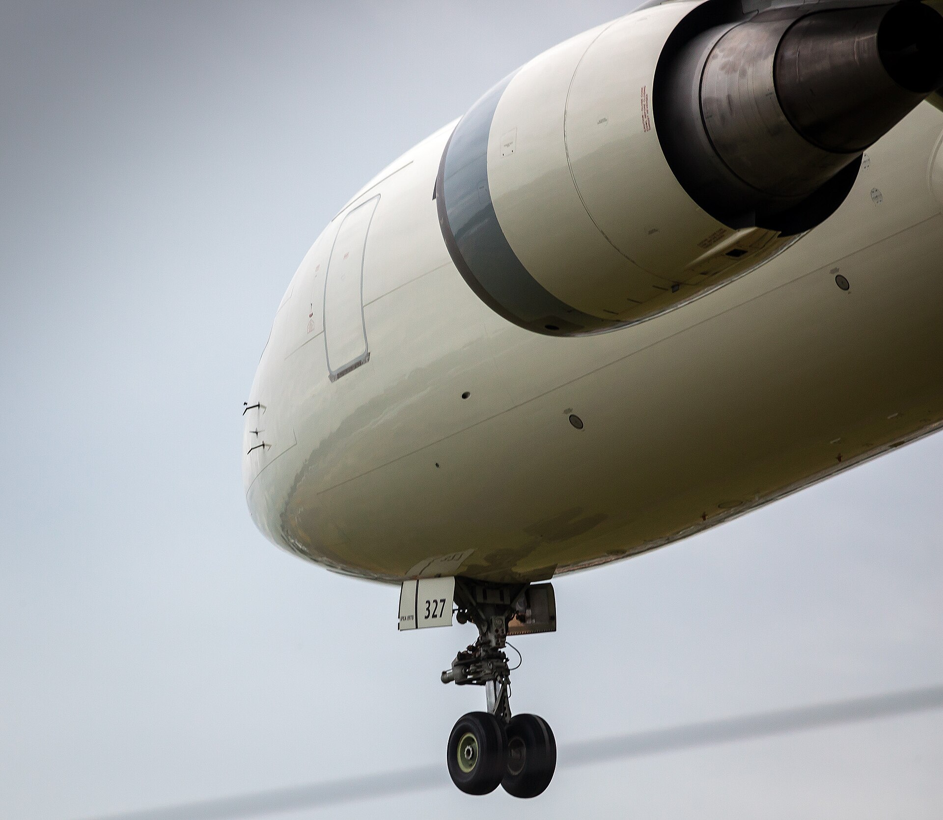 N327UP — Twin-engine aircraft