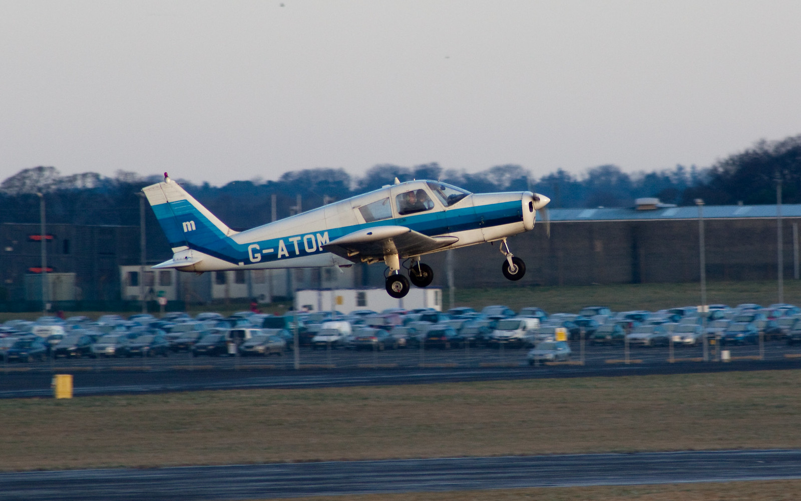 G-ATOM — Single-engine aircraft
