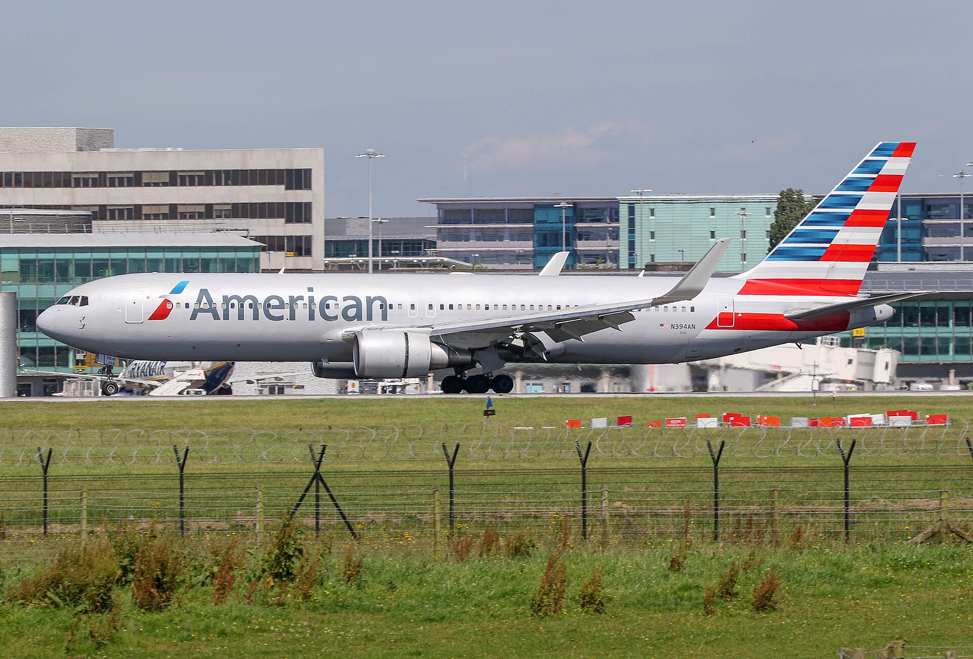 N394AN — Boeing