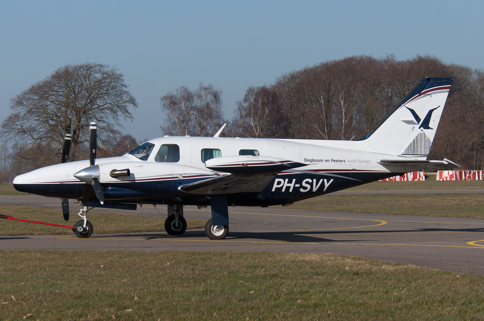 PH-SVY — Twin-engine aircraft