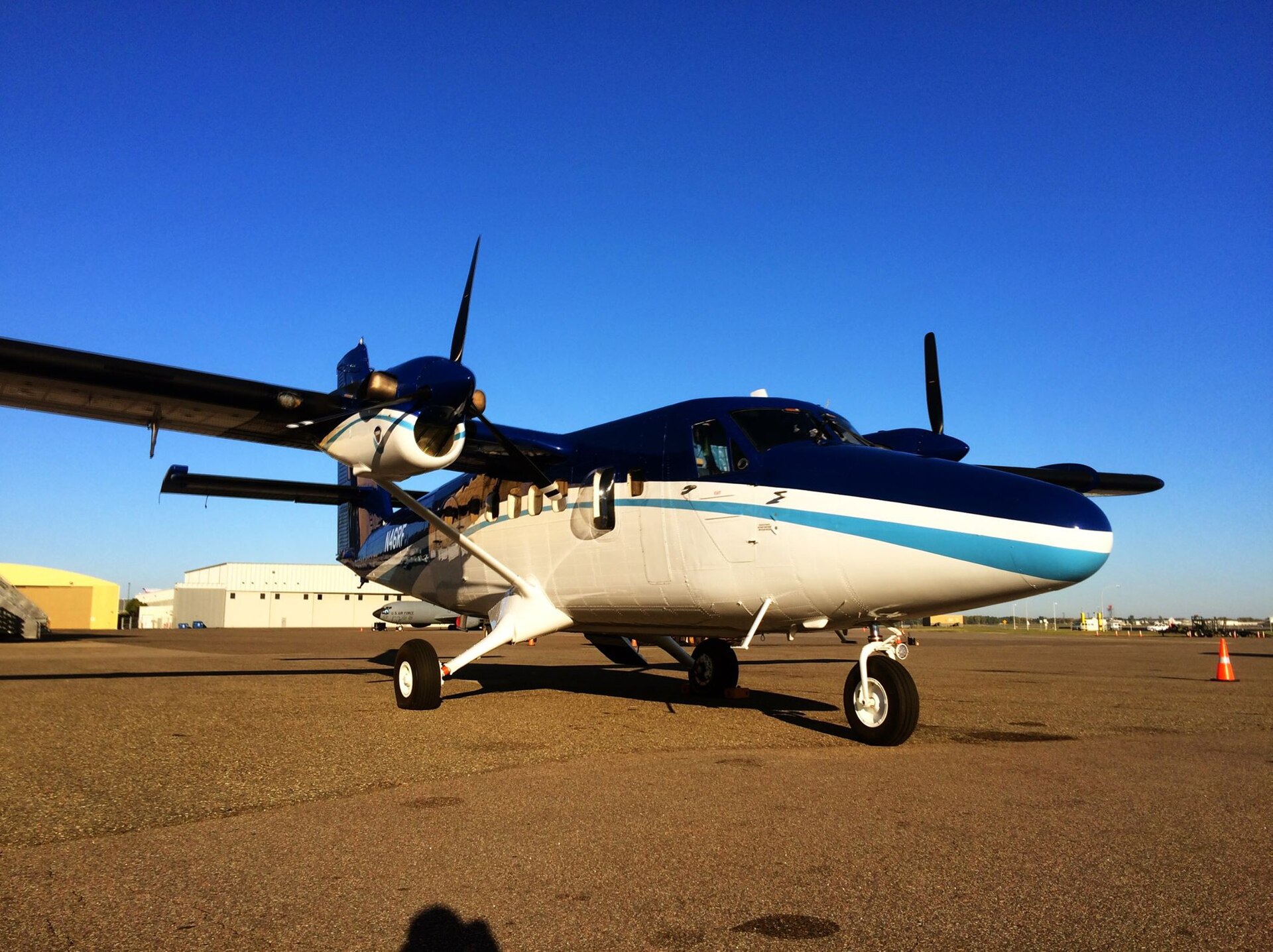 N46RF — De Havilland
