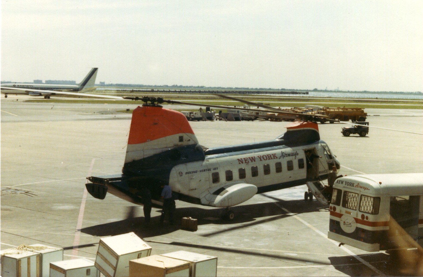 N6682D — Boeing