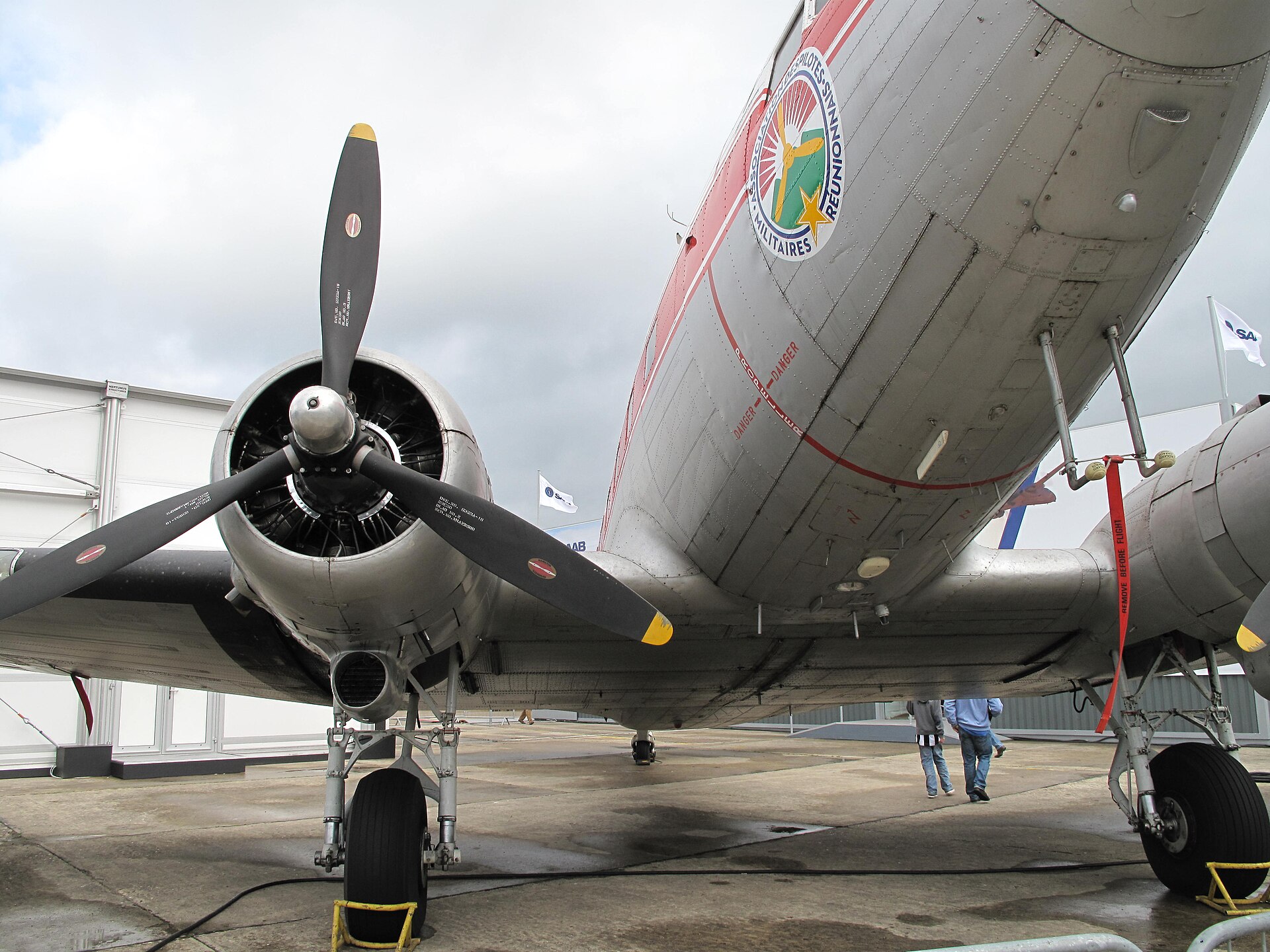 N49AG — Douglas