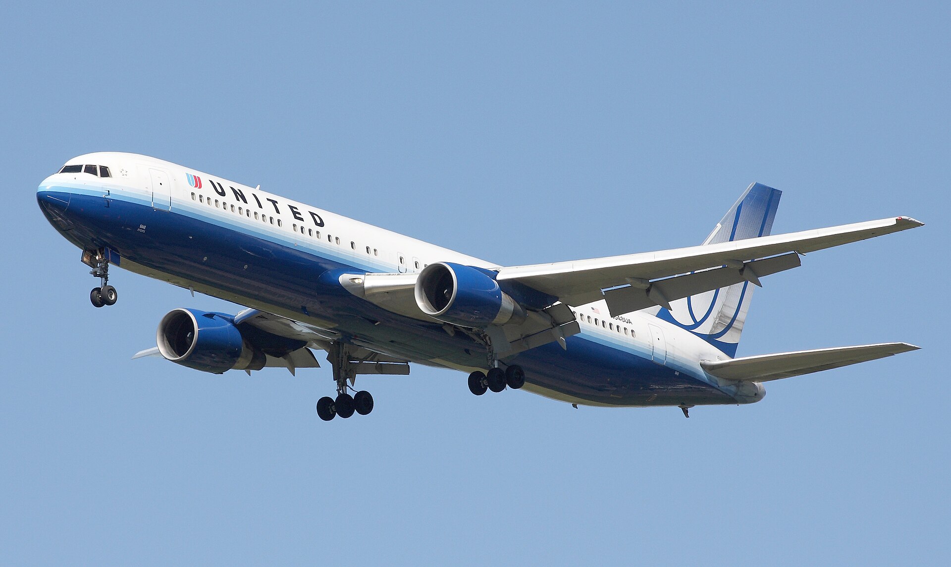 N648UA — Twin-engine aircraft