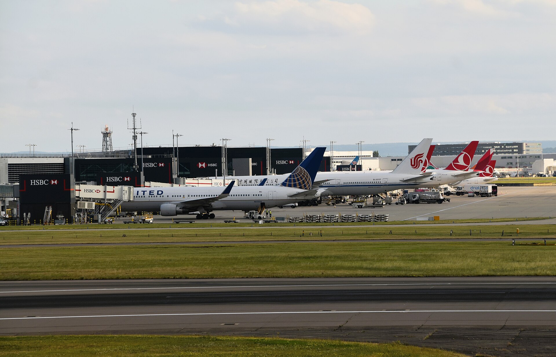 N481UA — Aircraft