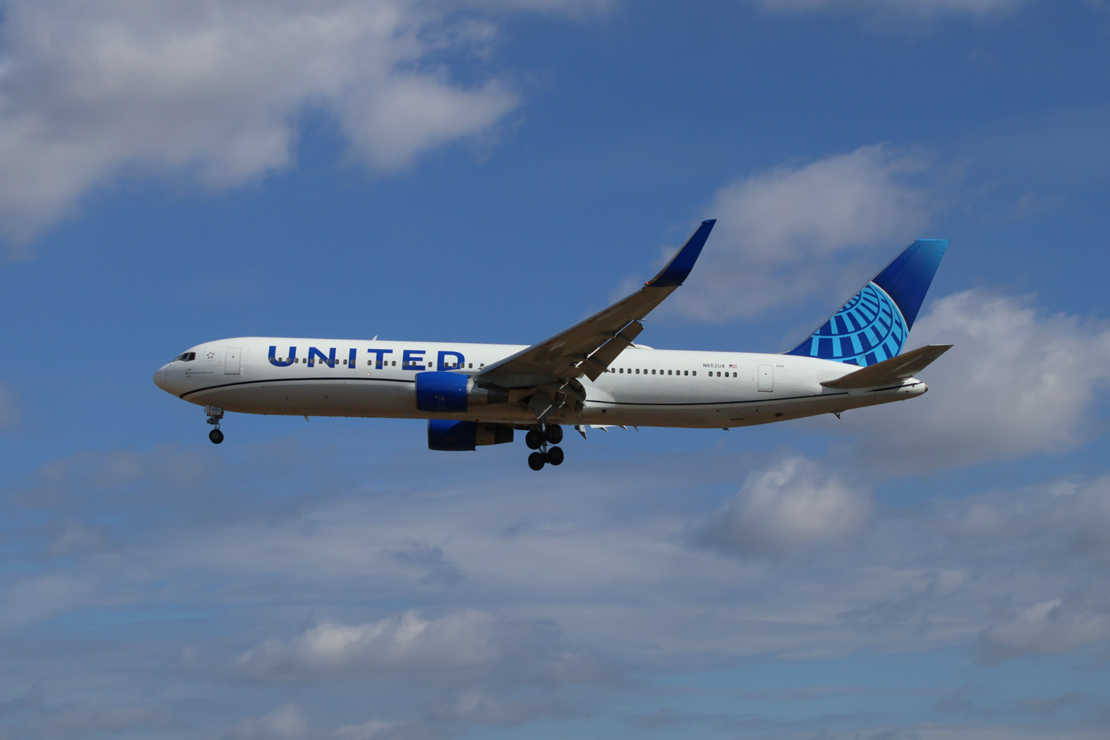 N652UA — Boeing
