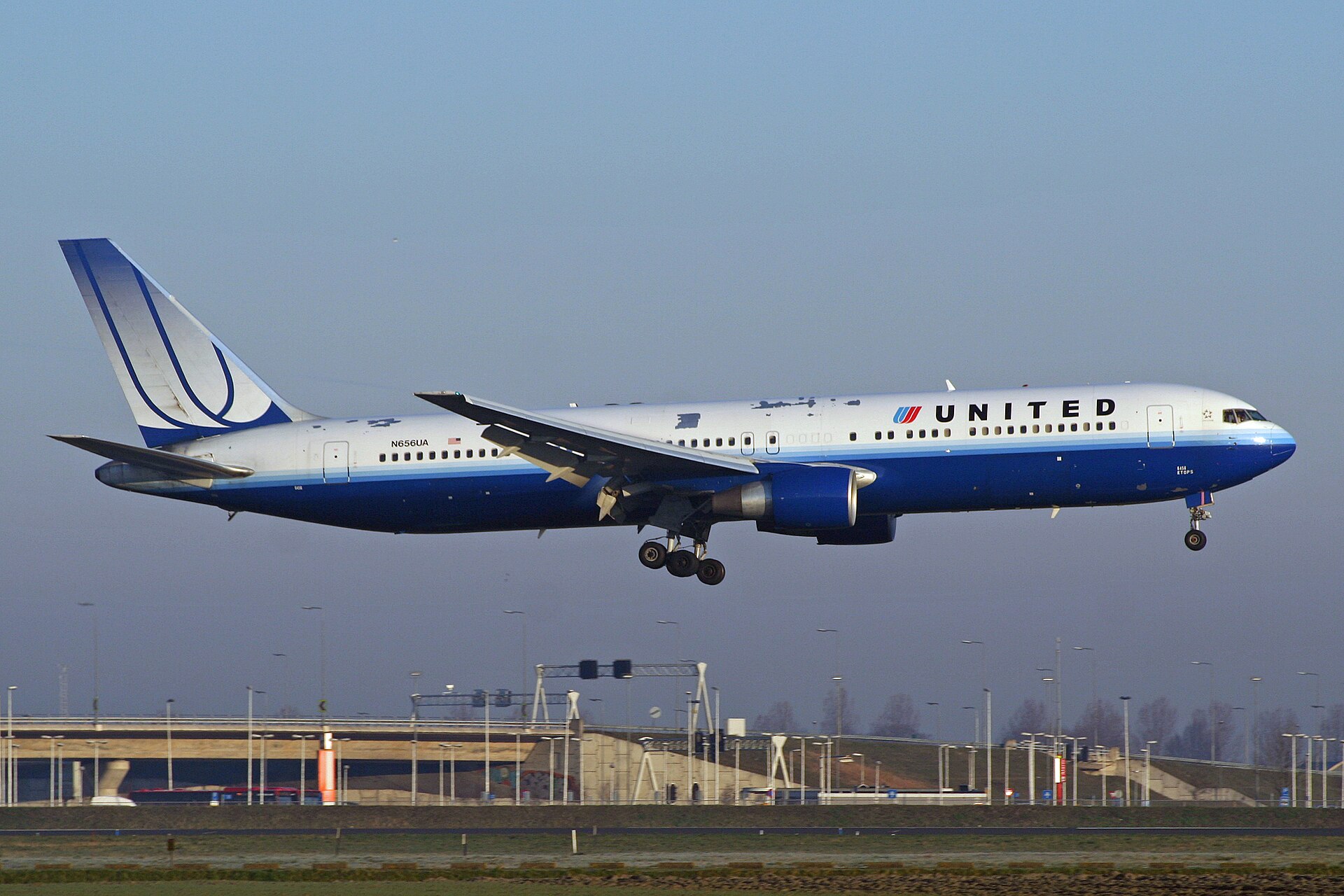 N656UA — Boeing