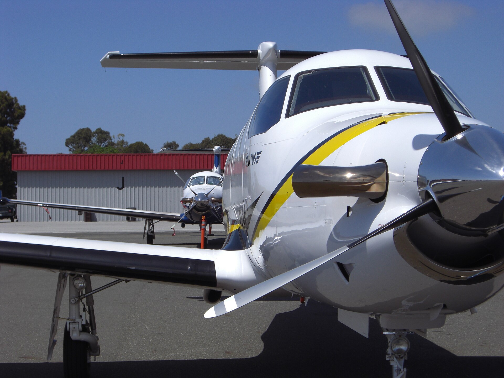 N657EZ — Pilatus