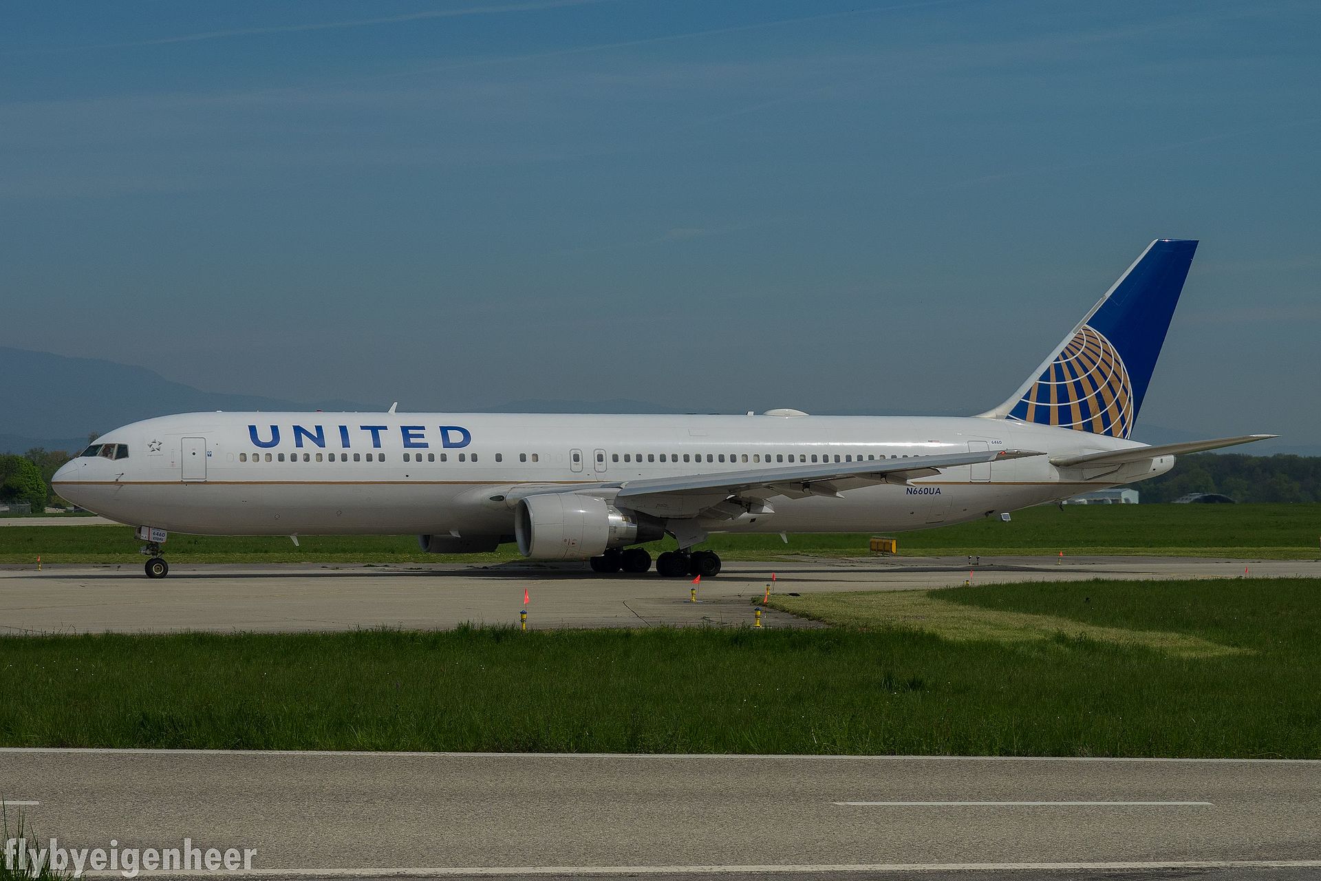 N660UA — Boeing