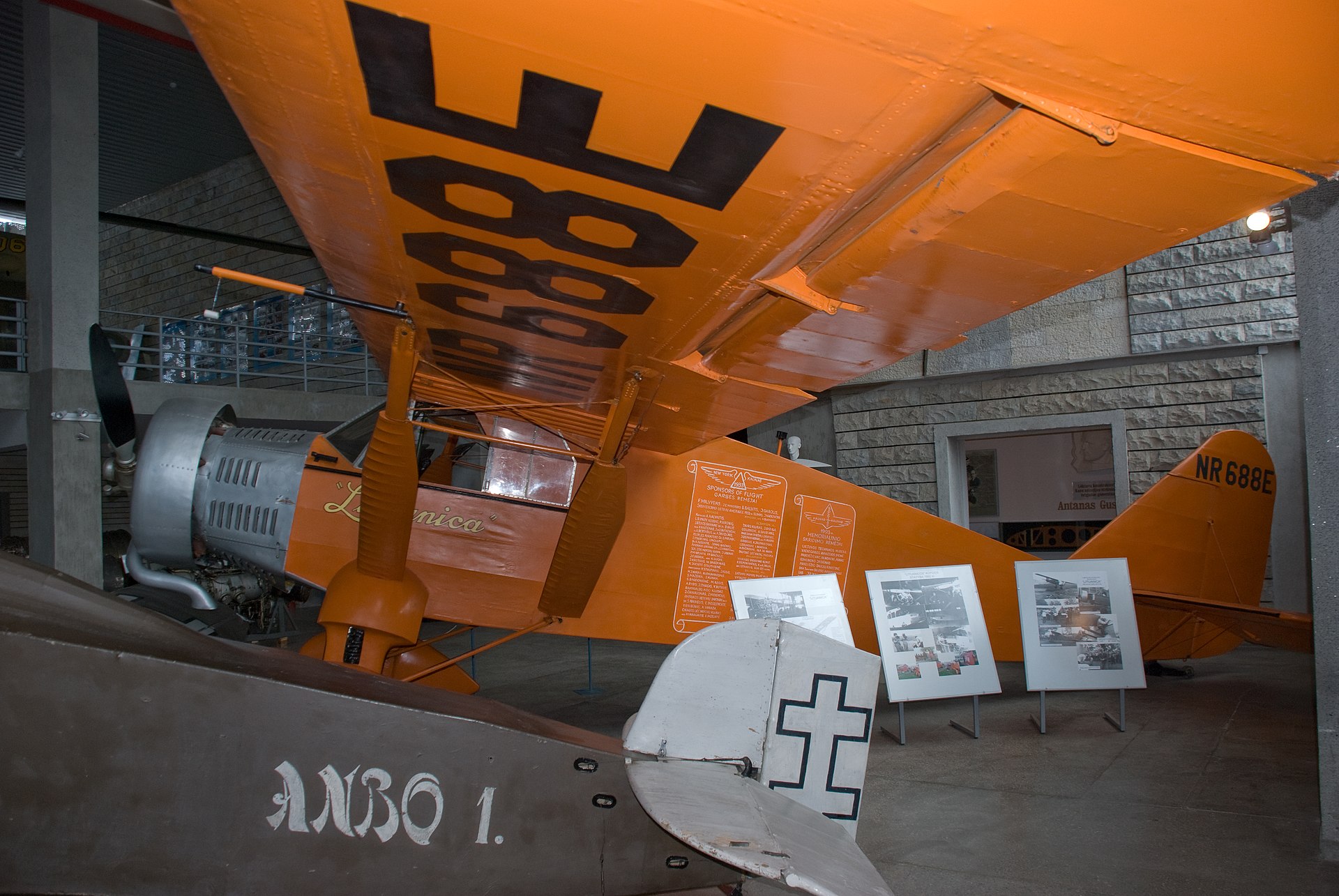 — Single-engine aircraft
