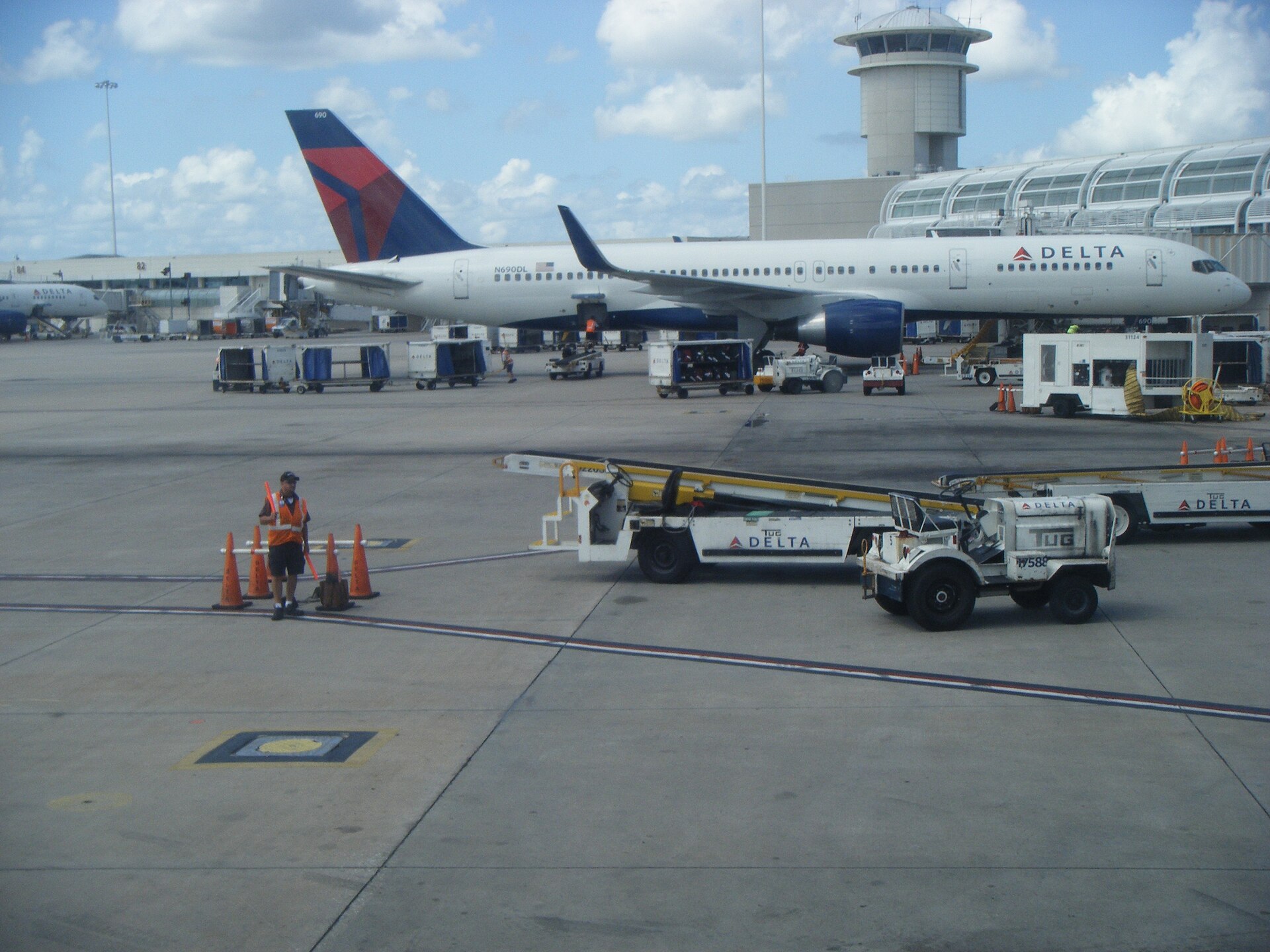 N690DL — Boeing