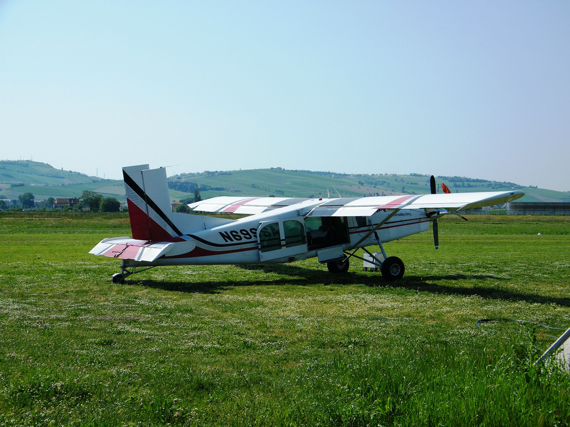 N699SA — Pilatus