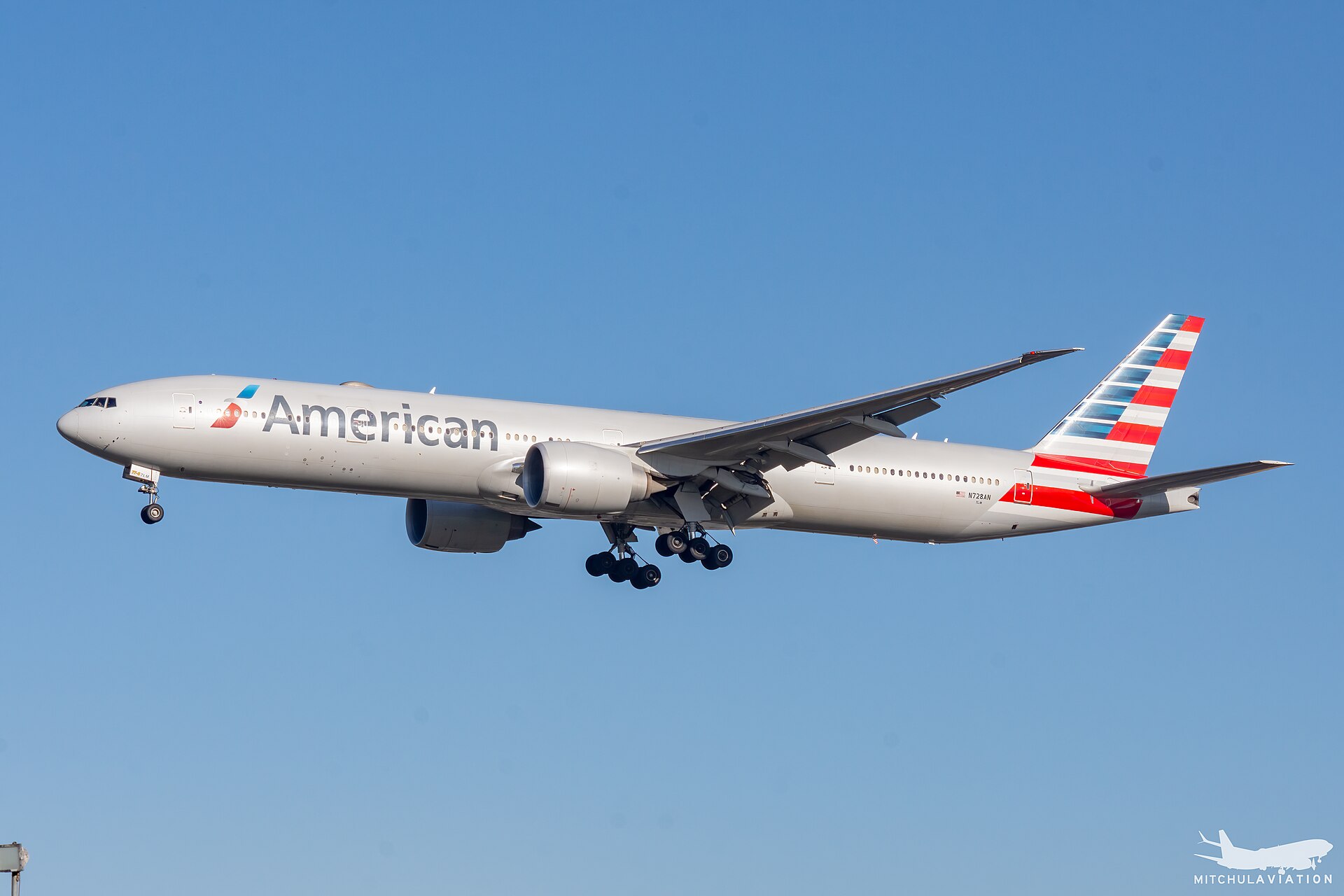 N728AN — Twin-engine aircraft