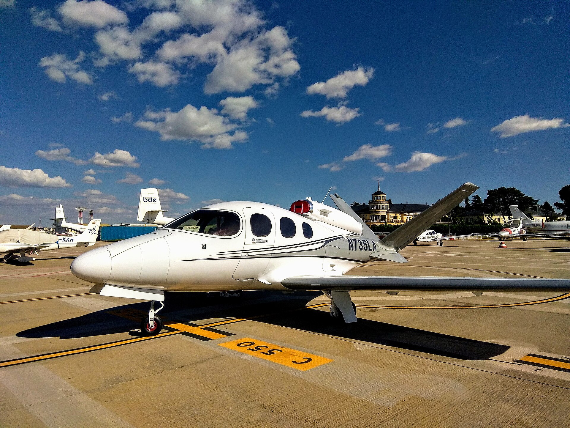 N735LA — Aircraft