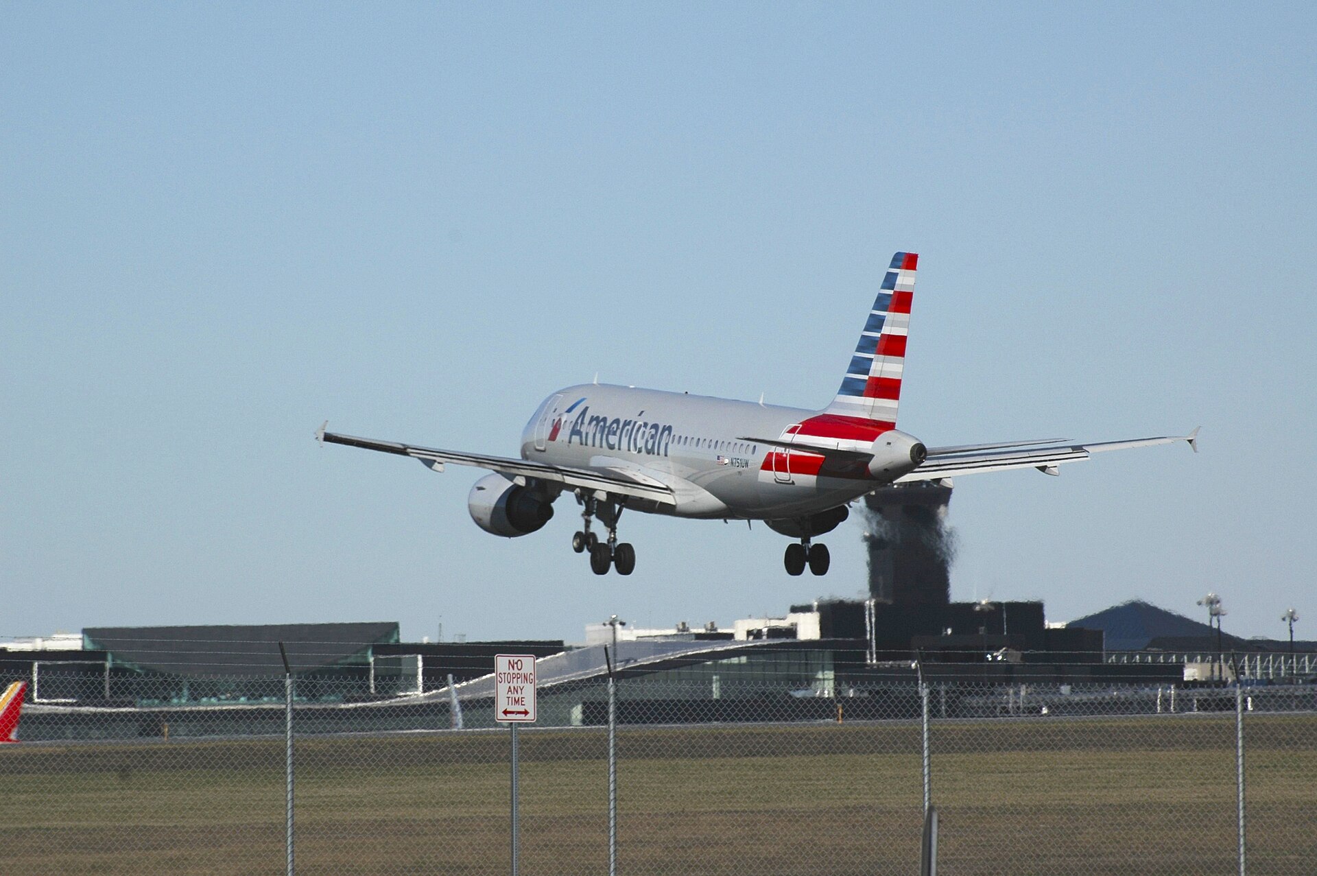 N751UW — Twin-engine aircraft