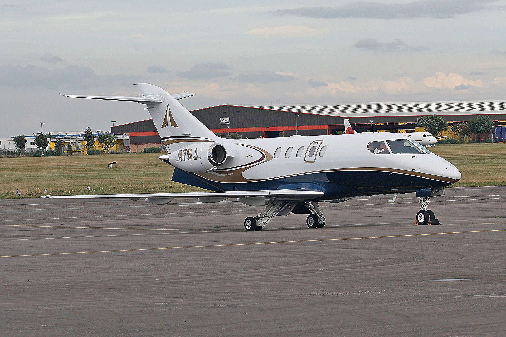 N7SJ — Business jet