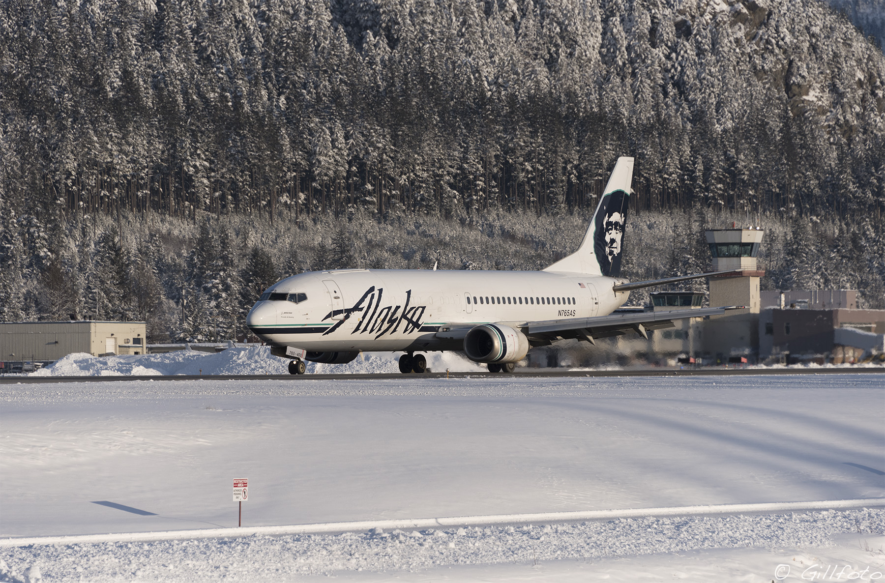 N765AS — Boeing