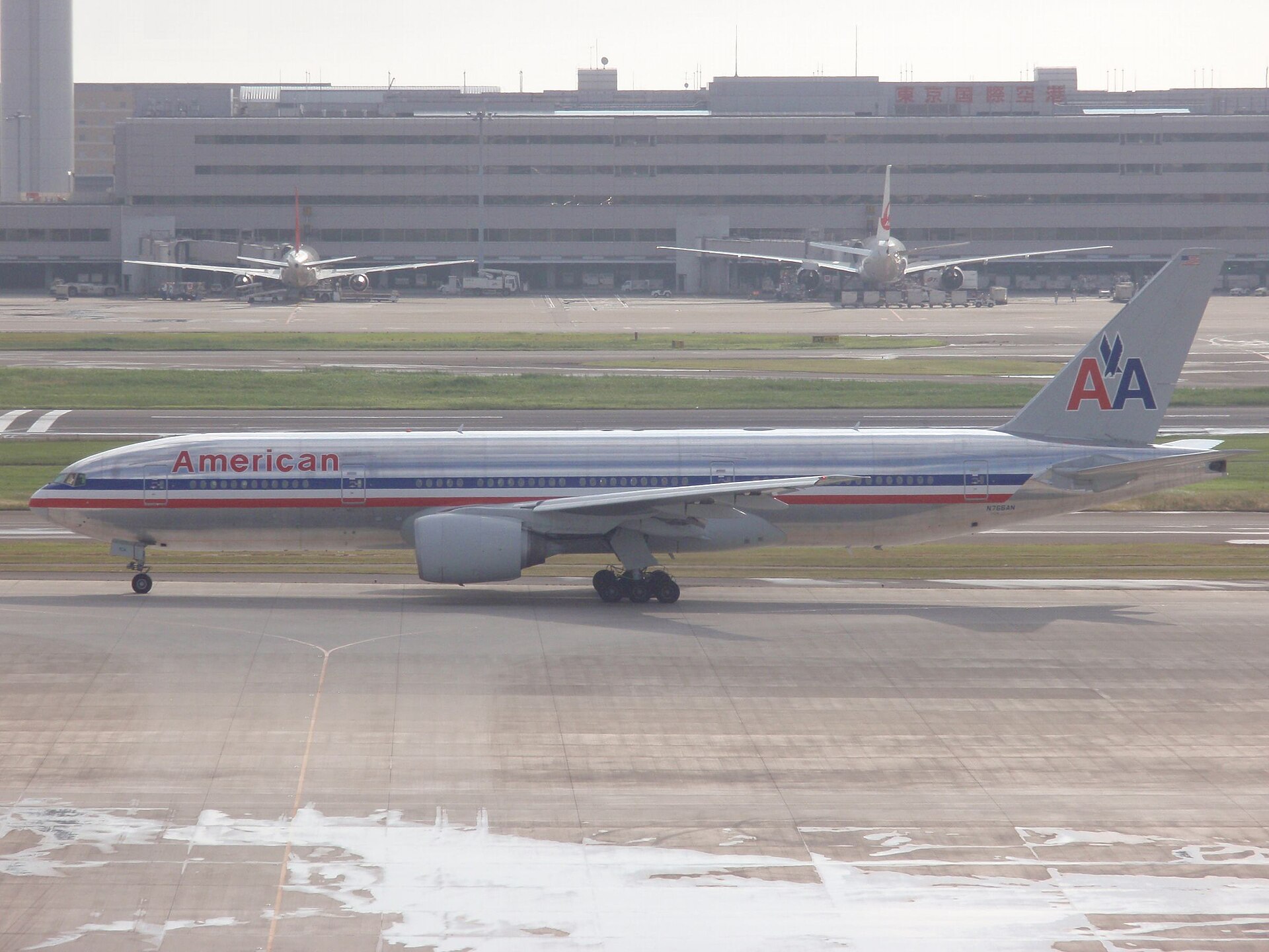 N766AN — Twin-engine aircraft