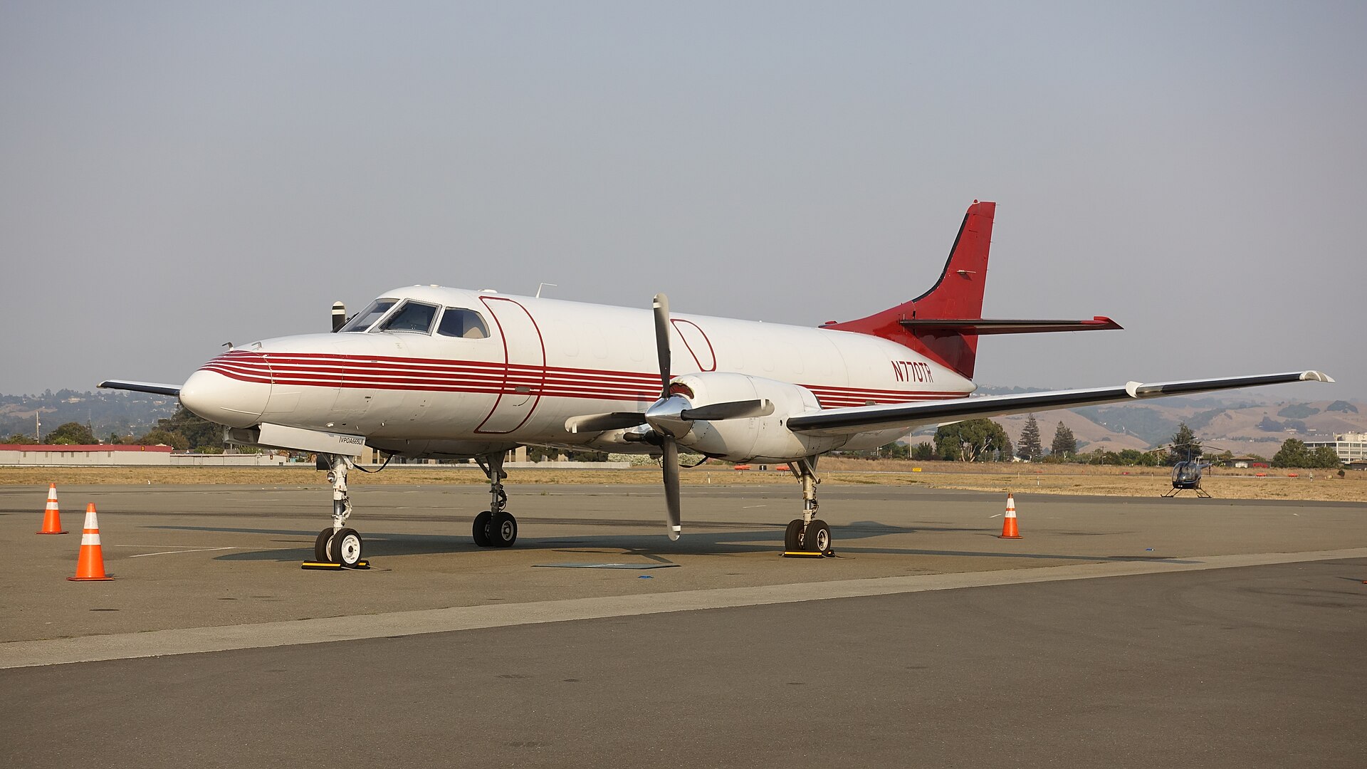 N770TR — Twin-engine aircraft