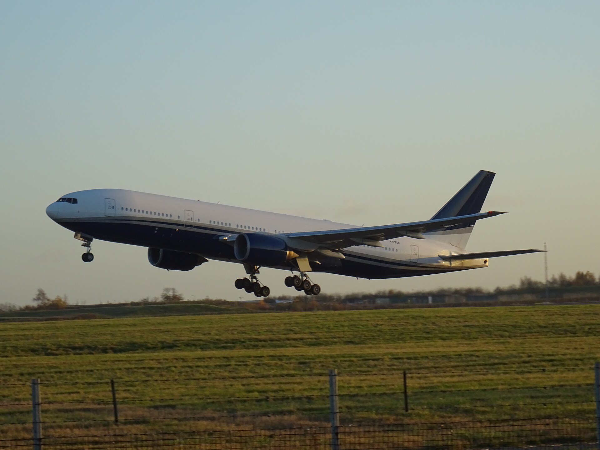 N777UK — Boeing