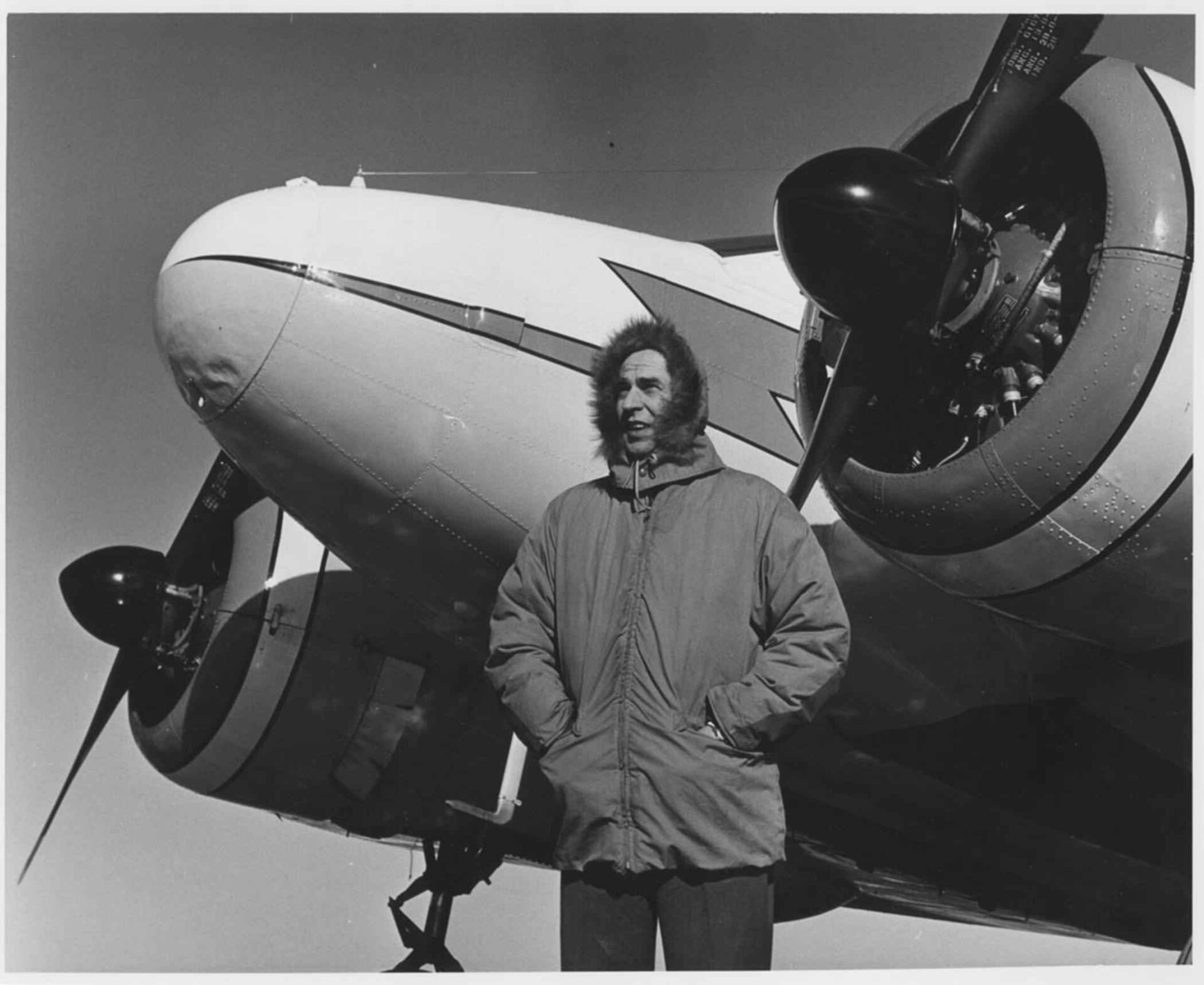 N788 — Twin-engine aircraft