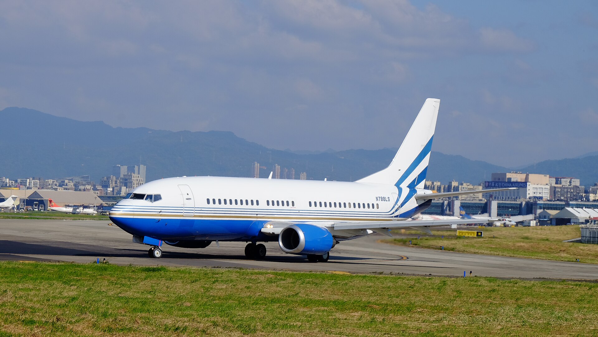N788LS — Twin-engine aircraft