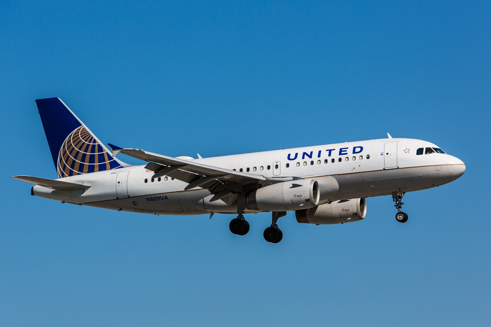 N809UA — Airbus