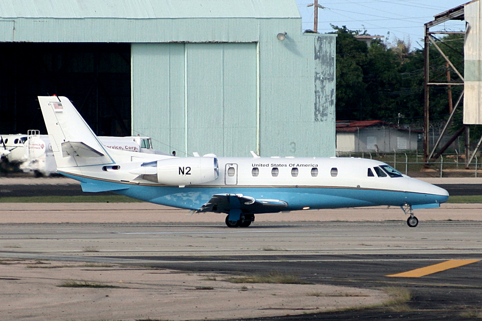 N2 — Business jet