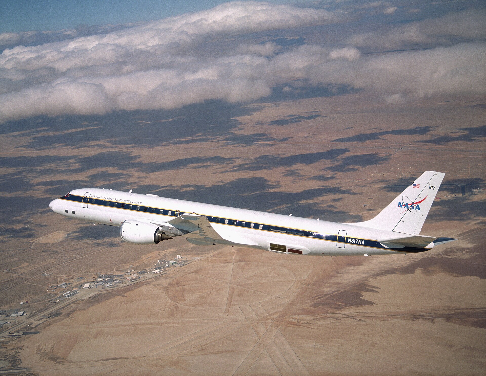 N817NA — Douglas