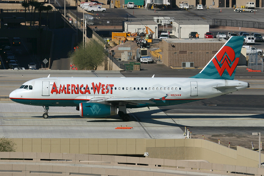 N824AW — Twin-engine aircraft