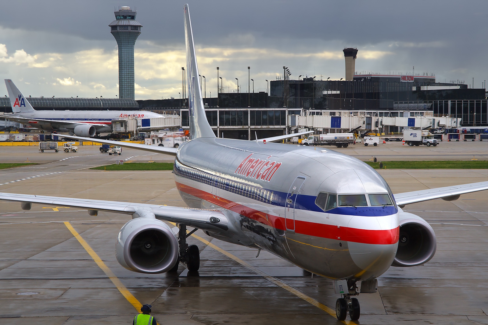 N826NN — Twin-engine aircraft