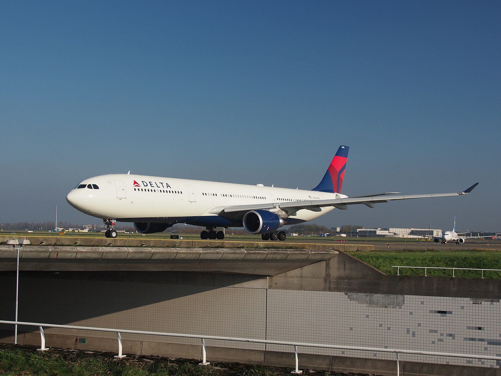 N828NW — Airbus