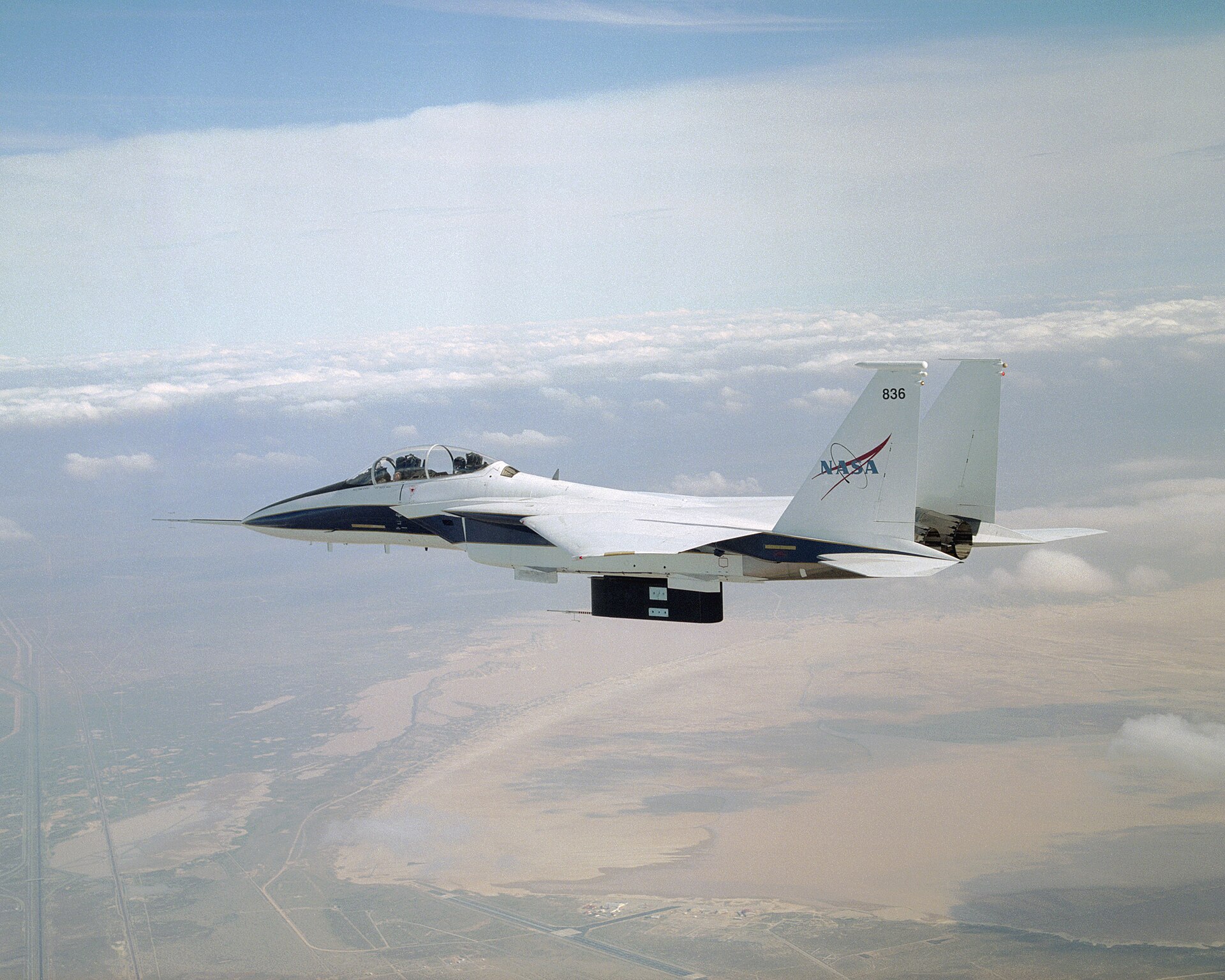 N836NA — Twin-engine aircraft